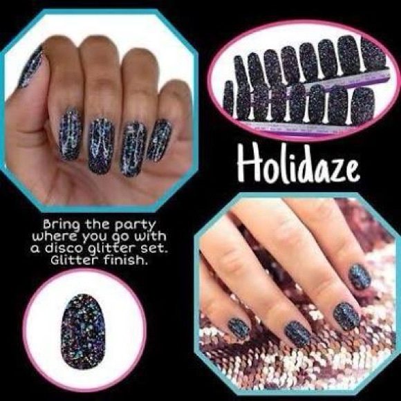 Color Street RETIRED Holidaze Glitter Nail set - Picture 7 of 10
